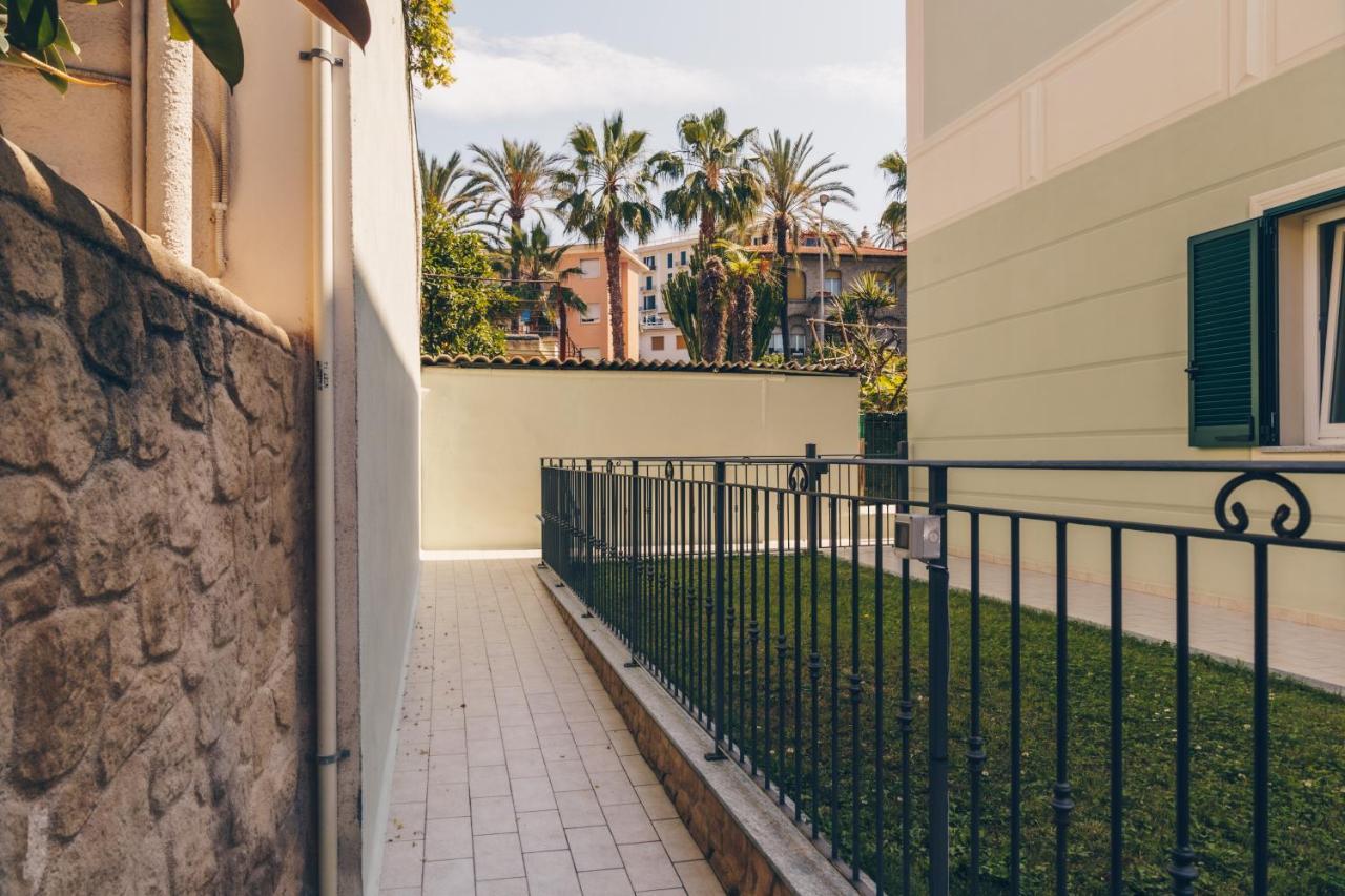 189 - Casa Bordighera Centro, 350Metri Dal Mare Apartment Bagian luar foto